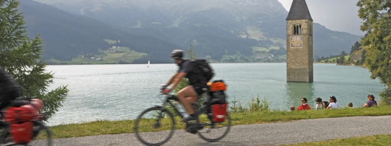 Suedtirol, Vinschgau, Graun, Reschensee, Kirchturm von Altgraun, Kirchturm, Stausee, Radweg,